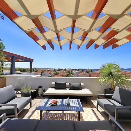 Penthouse Diem - Private Pool With Sea View Apartman
