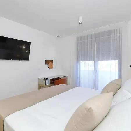 Penthouse Diem - Private Pool With Sea View Apartman *