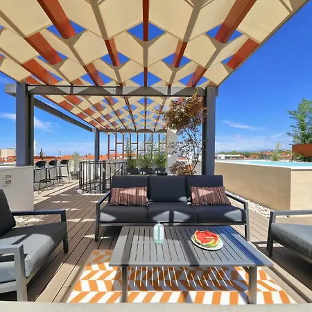 Penthouse Diem - Private Pool With Sea View Apartman *