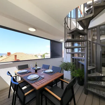 Penthouse Diem - Private Pool With Sea View Apartman