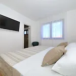 Penthouse Diem - Private Pool With Sea View アパート ザダル