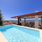 Penthouse Diem - Private Pool With Sea View ザダル