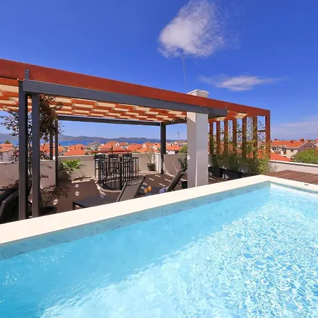 アパート Penthouse Diem - Private Pool With Sea View ザダル