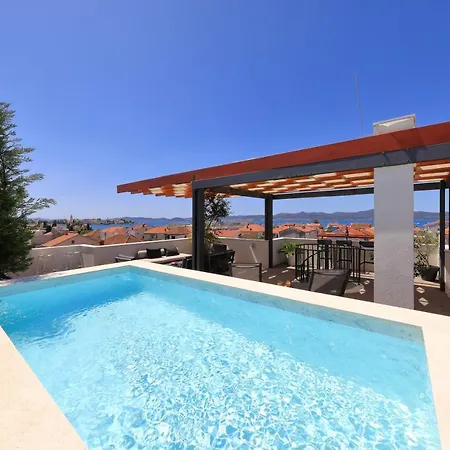 Penthouse Diem - Private Pool With Sea View 扎达尔