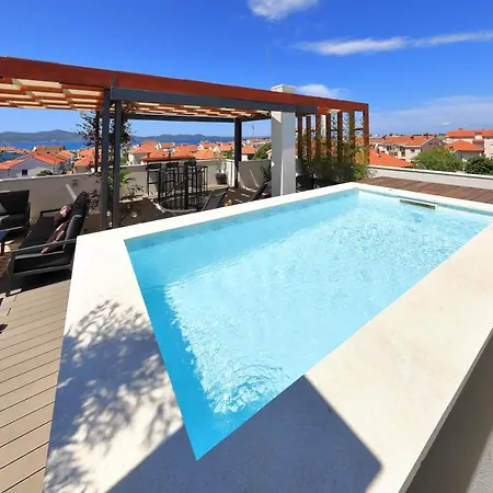 Penthouse Diem - Private Pool With Sea View 扎达尔